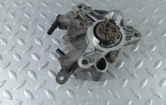 Citroen DS5 Vacuum pump 456580