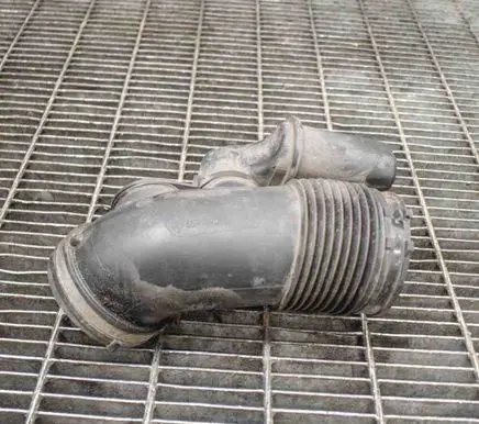 BMW 3 E90 E91 Air intake duct part 7536004