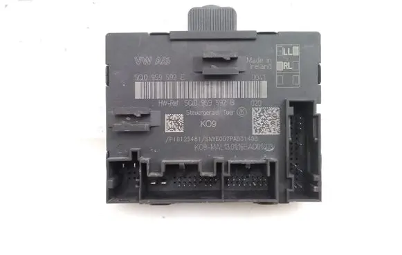 Skoda Superb B8 (3V) Door control unit/module 5Q0959592B
