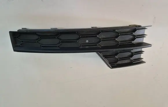 Skoda Octavia Mk3 (5E) Front bumper lower grill 5e0807681f