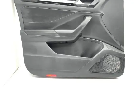 Volkswagen T-Roc Front door card panel trim