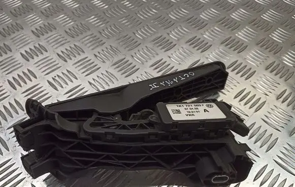 Skoda Octavia Mk2 (1Z) Accelerator pedal position sensor 1K0721503P