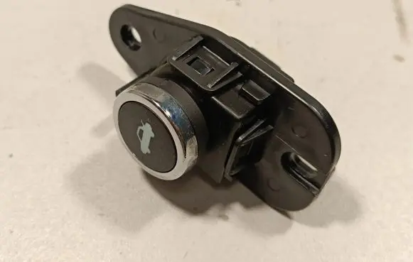Tailgate opening switch