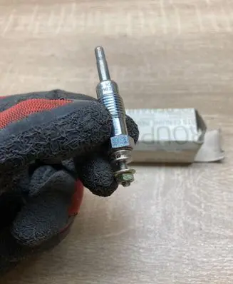 Renault Master I Spark plug 7701040208
