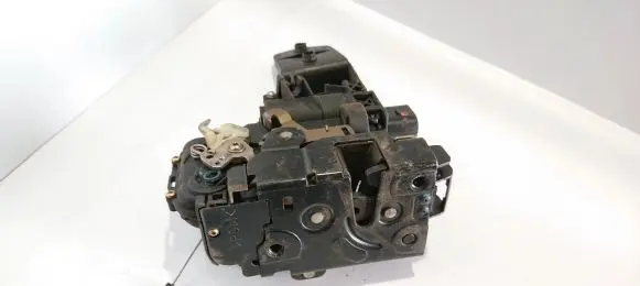 Volkswagen PASSAT B5 Coupe door lock (next to the handle) 