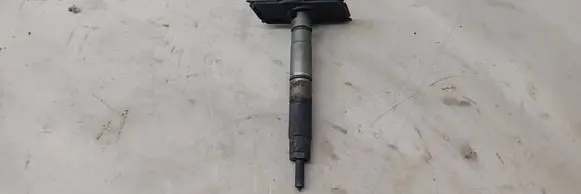 Audi Q7 4M Fuel injector 057130277AG 0445115058