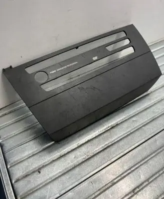 BMW 3 E90 E91 Radio/GPS head unit trim 10822910DE
