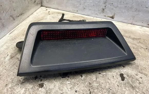 Chrysler 300 - 300C Third/center stoplight 04805845A