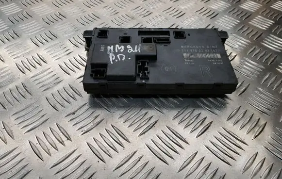 Mercedes-Benz E W211 Door control unit/module 2118702285