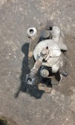 Front brake caliper