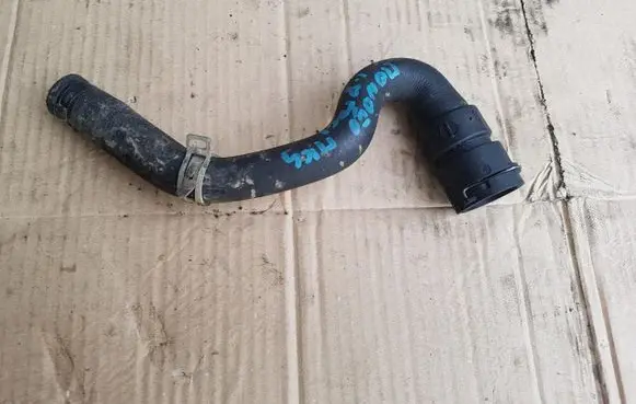 Engine coolant pipe/hose