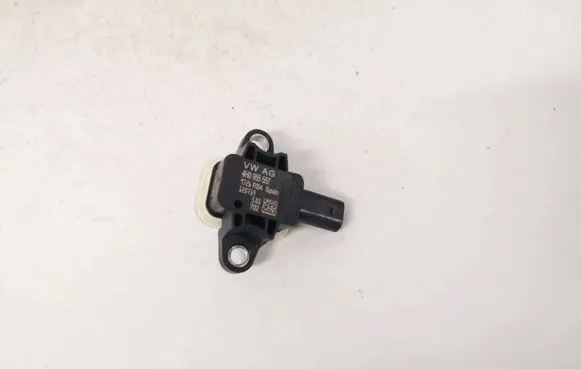 Skoda Fabia Mk3 (NJ) Airbag deployment crash/impact sensor 4h0955557