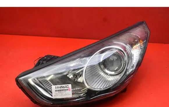Hyundai ix35 Headlight/headlamp 921012Y