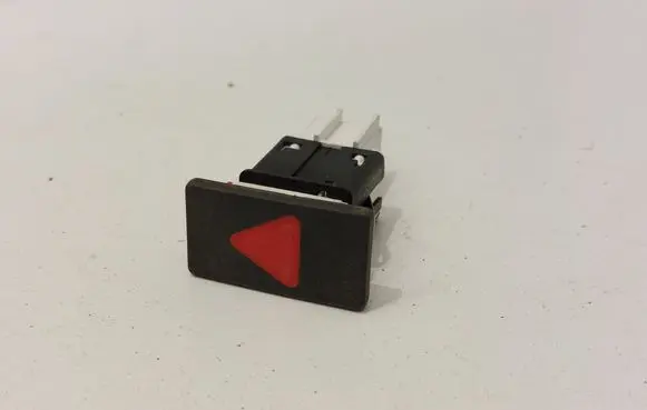 Volkswagen Jetta VI Hazard light switch 5C6953509A