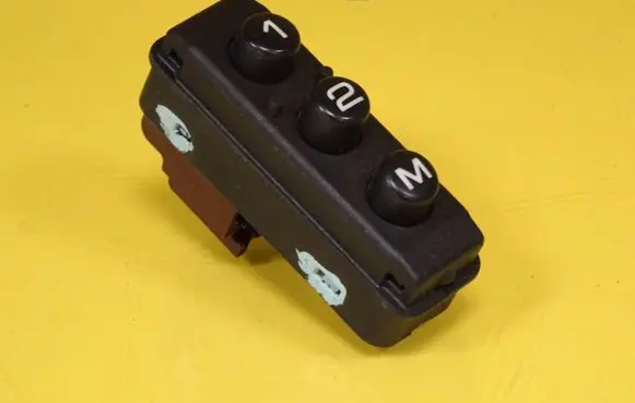 Peugeot 407 Seat memory switch 26381