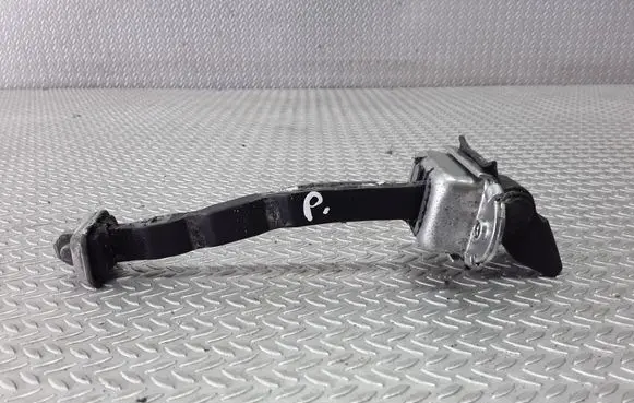 Skoda Octavia Mk2 (1Z) Front door check strap stopper