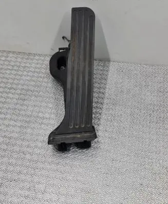 Volkswagen PASSAT B6 Accelerator throttle pedal 1K1721503L 6PV00860000