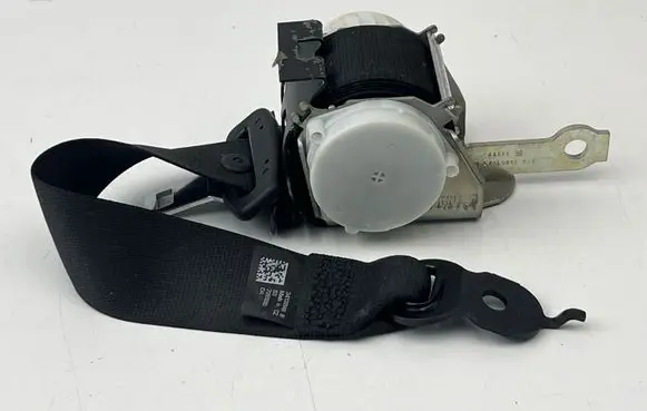 BMW 6 F06 Gran coupe Rear seatbelt 34133149A