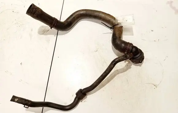 Engine coolant pipe/hose