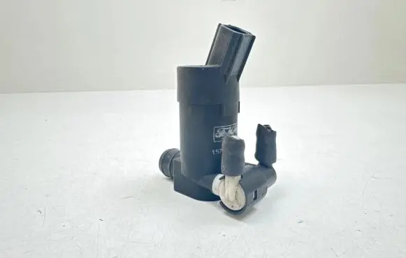 Ford Focus Windscreen/windshield washer pump 1S7117K624FE