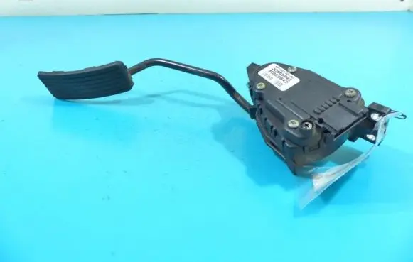 Mitsubishi Carisma Accelerator throttle pedal 30865642 IMPRK1208698
