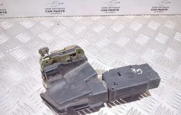 Mitsubishi Carisma Rear door lock