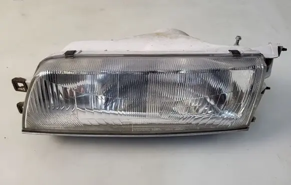 Toyota Camry Headlight/headlamp 11074701
