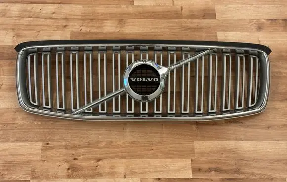 Volvo XC90 Front bumper upper radiator grill 31425933