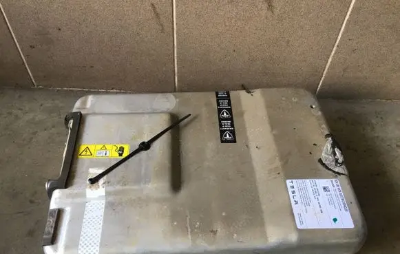 Voltage converter inverter