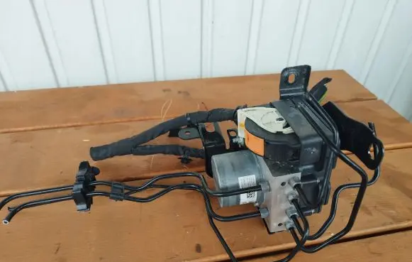 Peugeot 308 ABS Pump 9835100780