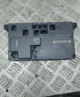 Mercedes-Benz E W211 Door control unit/module 2118208285 A2116800552