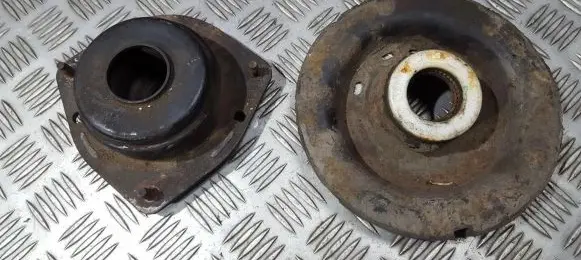 Chrysler Voyager Coil spring mount 