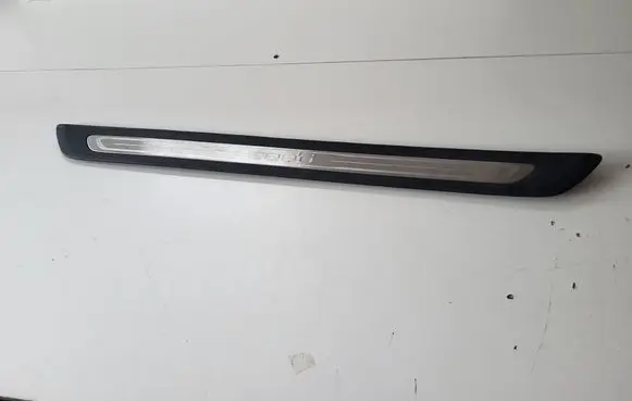 KIA Pro Cee'd II Front sill trim cover