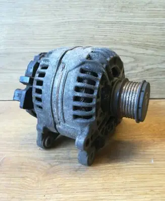 Volkswagen Golf IV Generator/alternator