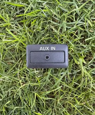 Mazda 6 AUX in-socket connector TD7466DFX5717 10124A