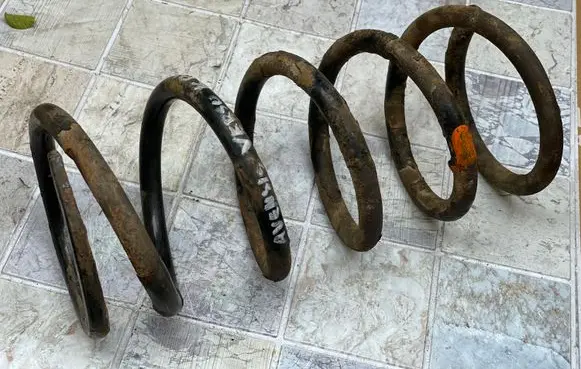 Toyota Avensis Verso Rear coil spring
