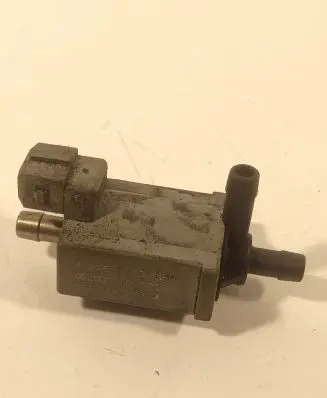 Volkswagen Golf IV Turbo solenoid valve 078906283A 00T237 72268700