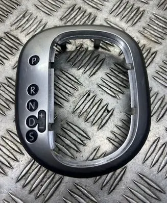 Volkswagen Touran I Gear shifter surround trim plastic 316660100 1005420
