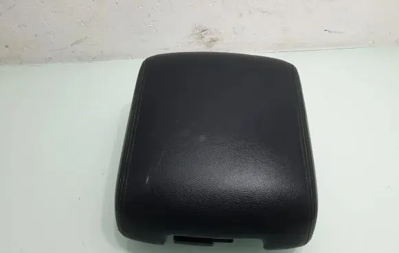 Mitsubishi Pajero Armrest