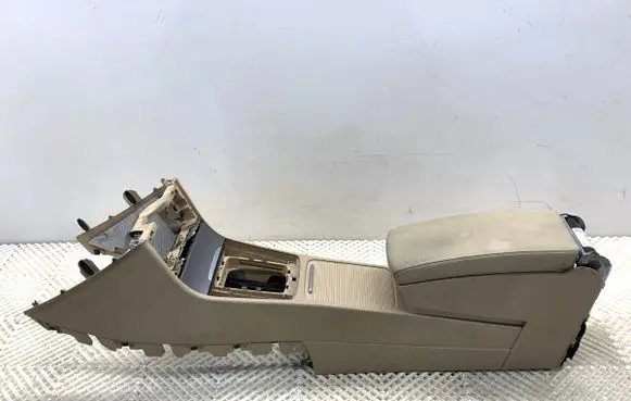 Volkswagen PASSAT B7 Center console 3AB863241E