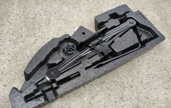 Hyundai Santa Fe Tool set 09149S2000
