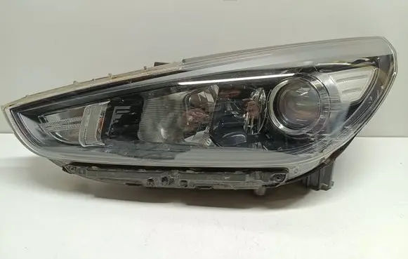 Hyundai i30 Headlight/headlamp G492121030