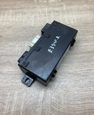BMW 5 E39 Door control unit/module 8378773 689667