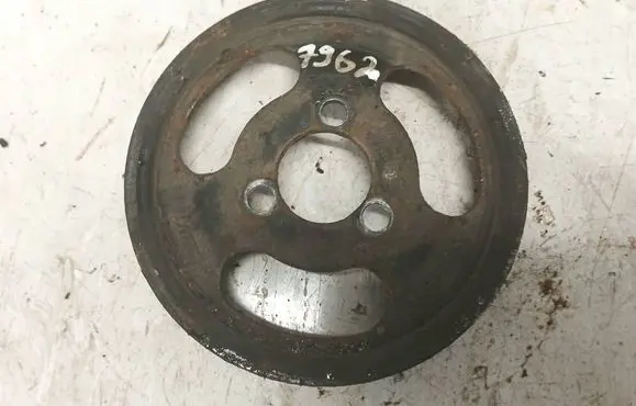 Opel Vectra C Water pump pulley 90502887