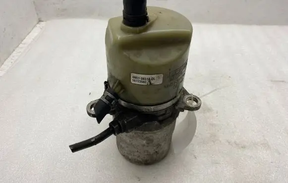 Volvo V50 Power steering pump 4N513K514DL