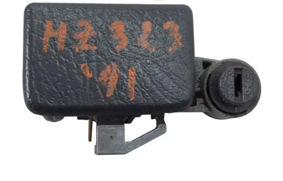 Mazda 323 F Glove box lock 