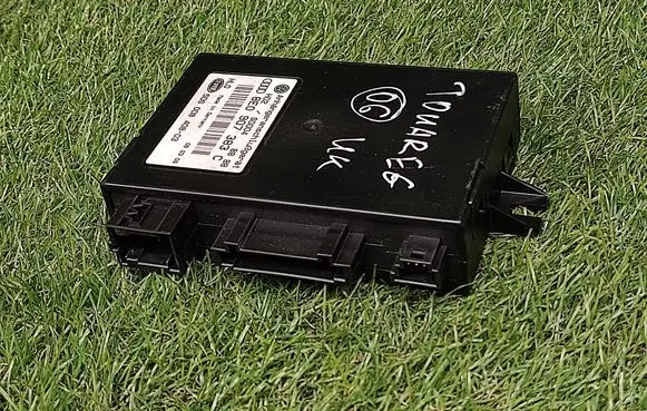 Volkswagen Touareg I Tow bar trailer control unit/module 8E0907383C 5DS00840803