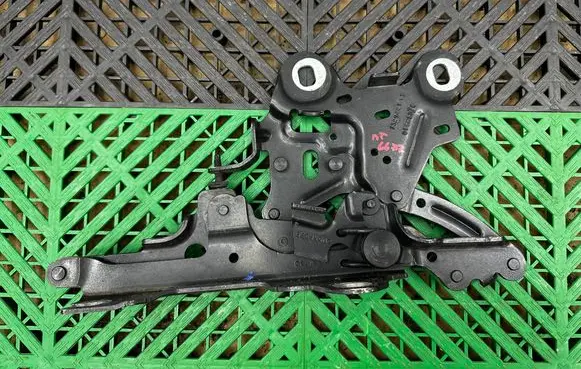 BMW X1 F48 F49 Engine bonnet/hood hinges 7329441 016MSD7E