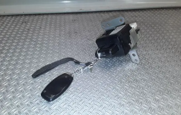 Toyota Corolla Verso AR10 Ignition lock 626399000