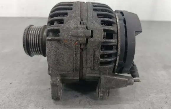 Volkswagen PASSAT B6 Generator/alternator 06F903023F